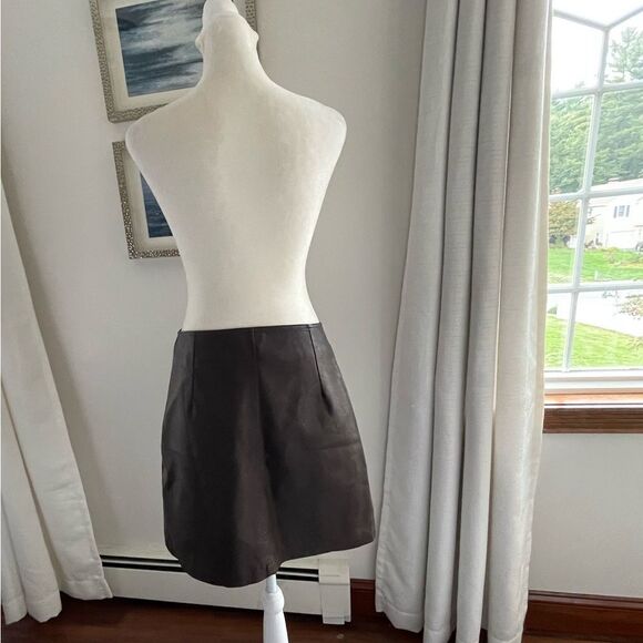 Brown Vegan leather A-line mini skirt with front zipper Size small - Picture 3 of 8